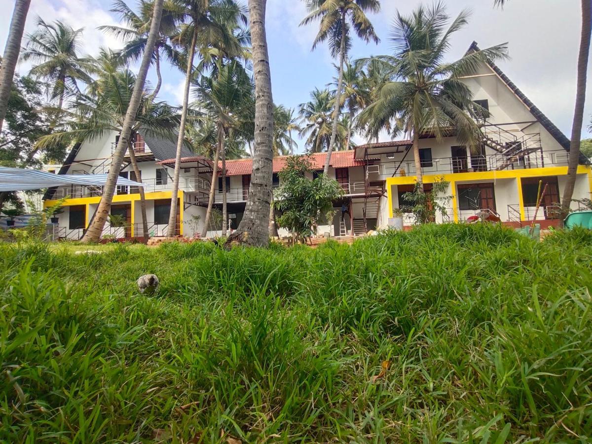 Pv Cottages Serenity Beach 蓬蒂切里 外观 照片